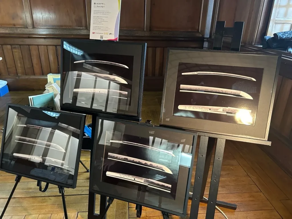 美しい刀身の質感と美しさ、漆黒の深みを画像調整とジークレー印刷で再現